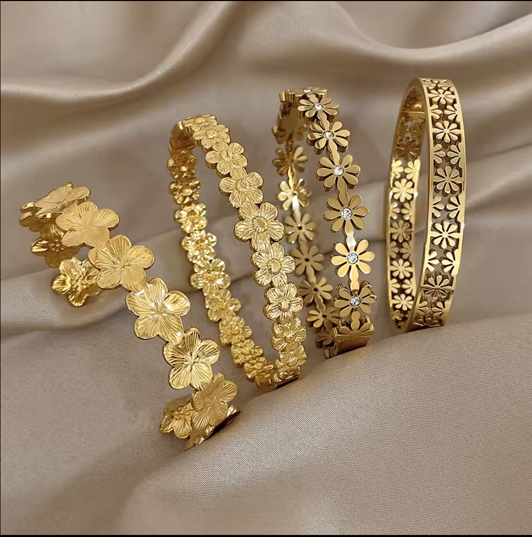 18K Gold Plated Floral Daisy Bangle Set