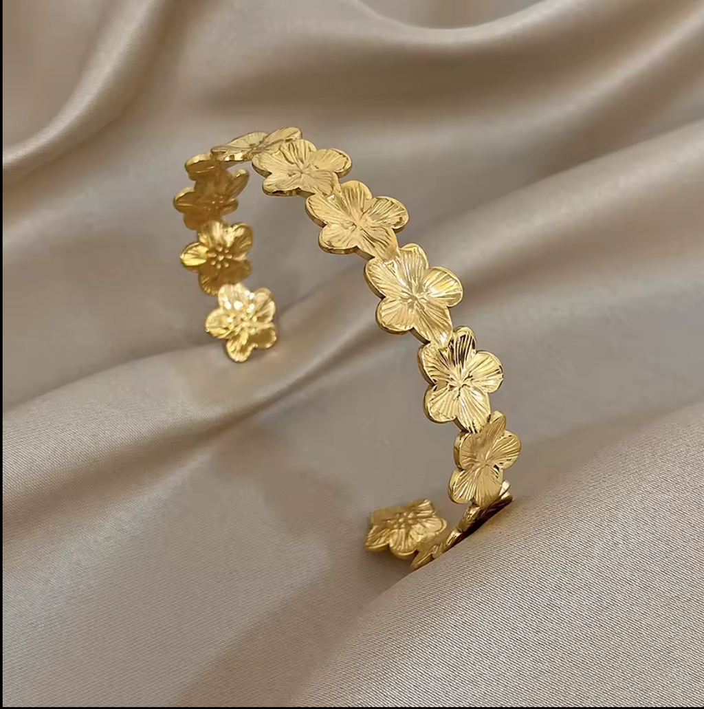 18K Gold Plated Floral Daisy Bangle Set